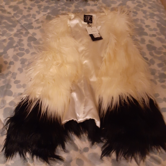 Faux Fur Vest - Picture 1 of 1